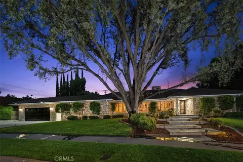 5910 Victoria, Riverside, CA 92506