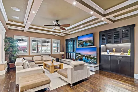 Living - 689 Crystal Mtn, Riverside, CA 92506 photo 3 of 4