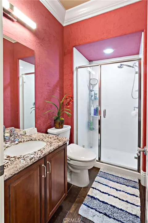Bath - 689 Crystal Mtn, Riverside, CA 92506 photo 5 of 9