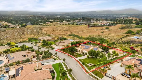 View/Area - 689 Crystal Mtn, Riverside, CA 92506 photo 3 of 7