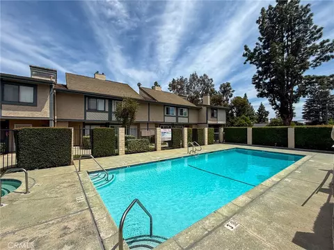 Exterior - 579 W 9th, Upland, CA 91786 photo 5 of 6