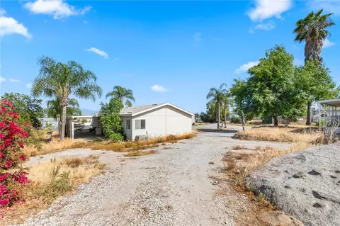 18420 Decker, Perris, CA 92570 photo 4