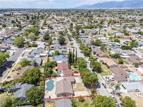 View/Area - 2731 W Victoria St, Rialto, CA 92376 photo 3 of 6