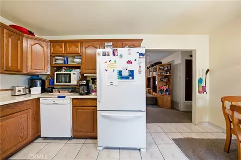 Kitchen - 2731 W Victoria St, Rialto, CA 92376 photo 4 of 4
