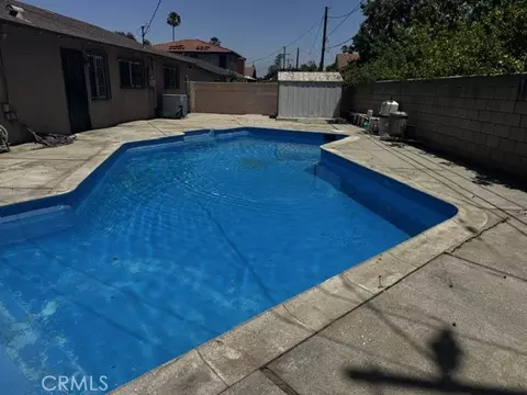 Exterior - 2731 W Victoria St, Rialto, CA 92376 photo 11 of 12