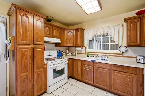 Kitchen - 2731 W Victoria St, Rialto, CA 92376 photo 3 of 4