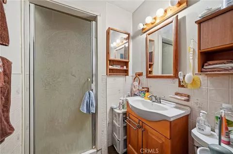 Bath - 2731 W Victoria St, Rialto, CA 92376 photo 2 of 2