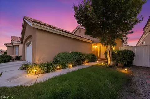 Exterior - 19145 Oak St, Apple Valley, CA 92308 photo 1 of 4
