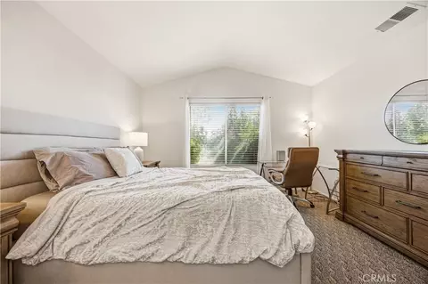 Bedroom - 19145 Oak St, Apple Valley, CA 92308 photo 4 of 4