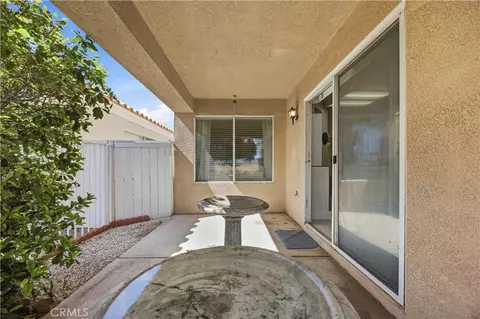 Exterior - 19145 Oak St, Apple Valley, CA 92308 photo 3 of 4
