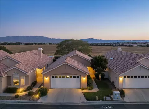 19145 Oak St, Apple Valley, CA 92308