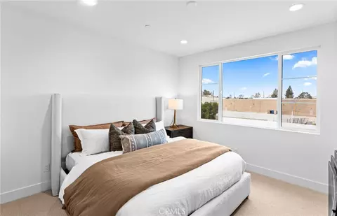Bedroom - 102 Sorrel Ct, Burbank, CA 91506 photo 2 of 6