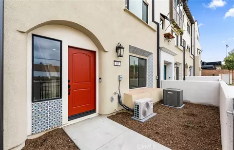 102 Sorrel Ct, Burbank, CA 91506