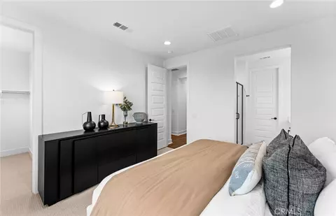 Bedroom - 102 Sorrel Ct, Burbank, CA 91506 photo 4 of 6