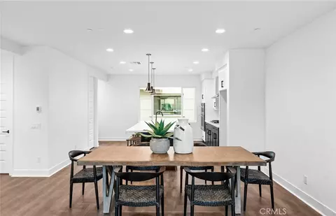 Dining - 102 Sorrel Ct, Burbank, CA 91506 photo 1 of 3