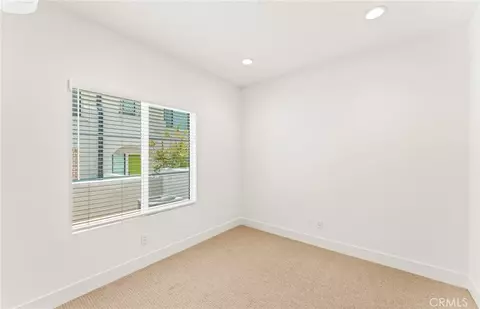 102 Sorrel Ct, Burbank, CA 91506 photo 3