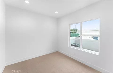 Bedroom - 102 Sorrel Ct, Burbank, CA 91506 photo 1 of 6