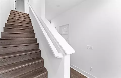 Entry Way - 102 Sorrel Ct, Burbank, CA 91506 photo 1 of 6