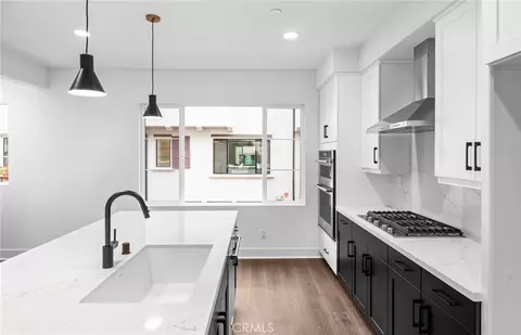 Kitchen - 102 Sorrel Ct, Burbank, CA 91506 photo 2 of 4