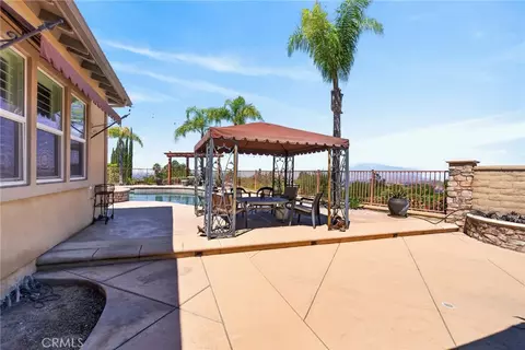 Exterior - 7452 Breckenridge Dr, Riverside, CA 92506 photo 11 of 20