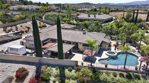 View/Area - 7452 Breckenridge Dr, Riverside, CA 92506 photo 5 of 9