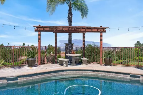 Exterior - 7452 Breckenridge Dr, Riverside, CA 92506 photo 14 of 20
