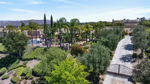 View/Area - 7452 Breckenridge Dr, Riverside, CA 92506 photo 2 of 9
