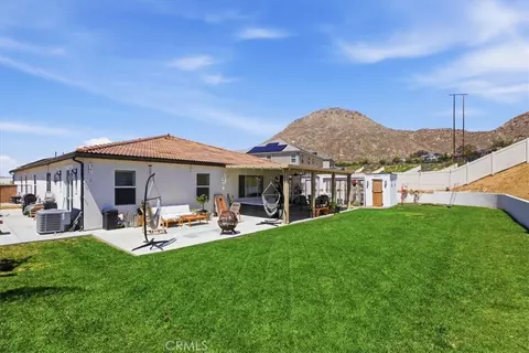 Exterior - 7528 Haystack Loop, Riverside, CA 92507 photo 7 of 18