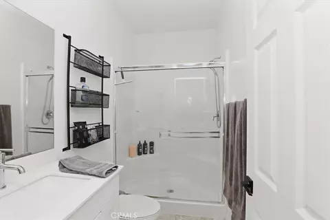 Bath - 7528 Haystack Loop, Riverside, CA 92507 photo 2 of 4