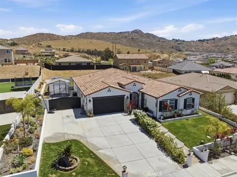 View/Area - 7528 Haystack Loop, Riverside, CA 92507 photo 1 of 7