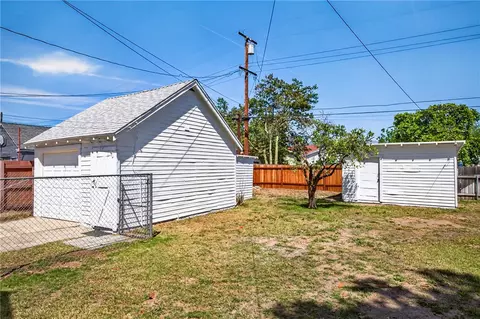 Exterior - 2863 N E, San Bernardino, CA 92405 photo 9 of 9