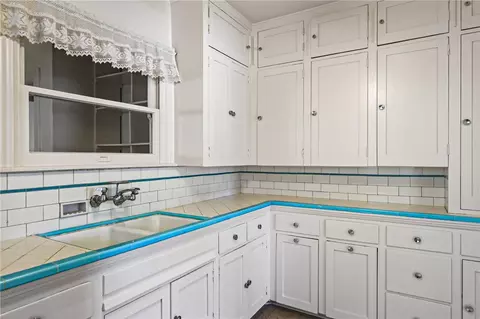 Kitchen - 2863 N E, San Bernardino, CA 92405 photo 2 of 3