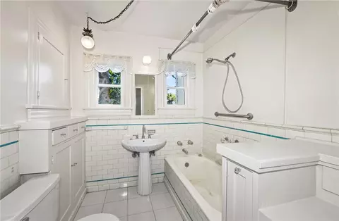 Bath - 2863 N E, San Bernardino, CA 92405 photo 1 of 1