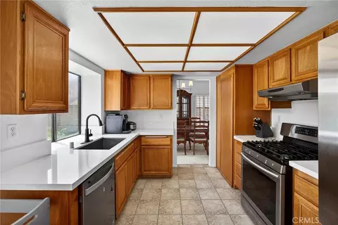Kitchen - 6777 Inyo, Rancho Cucamonga, CA 91701 photo 2 of 4