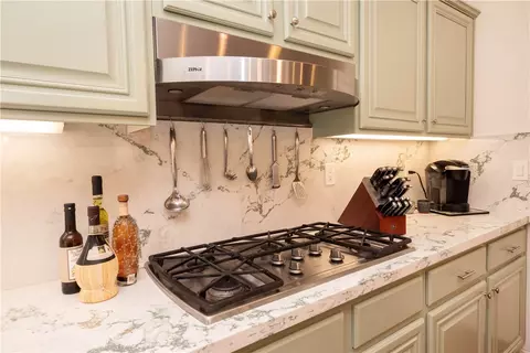 Kitchen - 14251 Ashton Ln, Riverside, CA 92508 photo 6 of 8