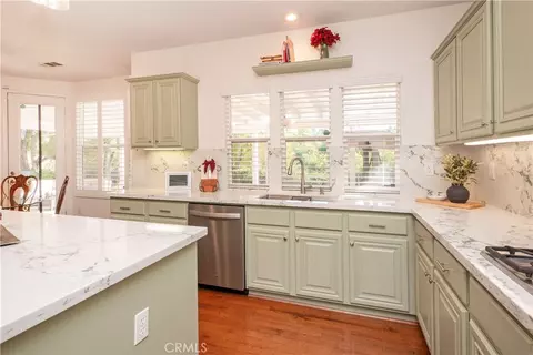Kitchen - 14251 Ashton Ln, Riverside, CA 92508 photo 5 of 8