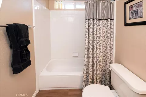 Bath - 14251 Ashton Ln, Riverside, CA 92508 photo 4 of 7