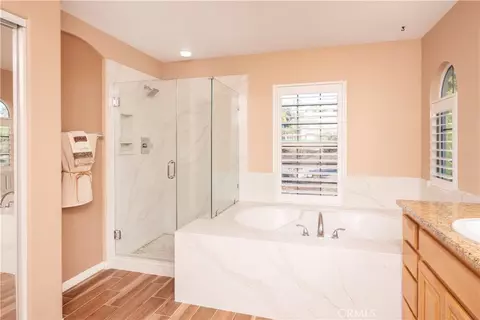 Bath - 14251 Ashton Ln, Riverside, CA 92508 photo 1 of 7
