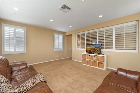 Living - 15104 Whitegate, Fontana, CA 92336 photo 3 of 4