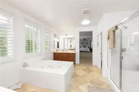 Bath - 15104 Whitegate, Fontana, CA 92336 photo 2 of 7