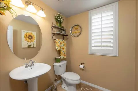 Bath - 15104 Whitegate, Fontana, CA 92336 photo 7 of 7