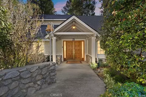21 Mt Baldy Rd, Mt Baldy, CA 91759