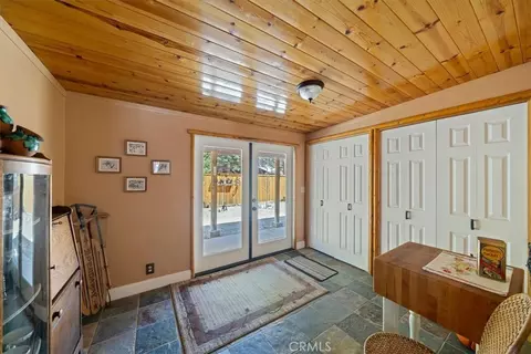 Entry Way - 1004 Wendy Ave, Big Bear City, CA 92314 photo 2 of 3