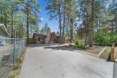 Exterior - 1004 Wendy Ave, Big Bear City, CA 92314 photo 3 of 14