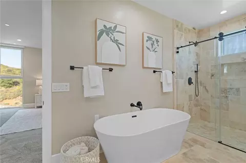 Bath - 27937 Whisper, Temecula, CA 92590 photo 5 of 7