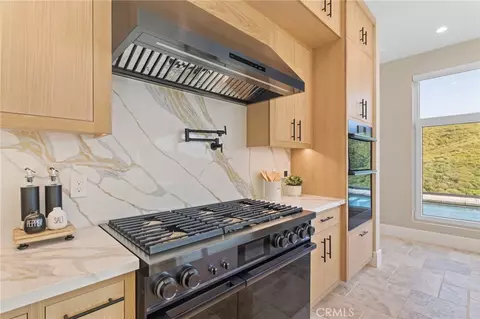 Kitchen - 27937 Whisper, Temecula, CA 92590 photo 3 of 5