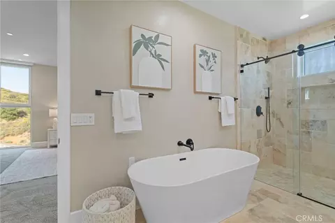 Bath - 27937 Whisper, Temecula, CA 92590 photo 5 of 7