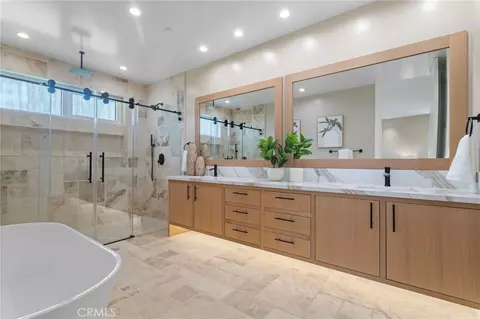 Bath - 27937 Whisper, Temecula, CA 92590 photo 4 of 7