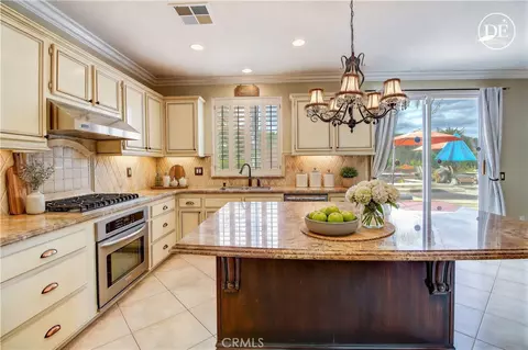 Kitchen - 14182 Crystal Vw, Riverside, CA 92508 photo 7 of 10