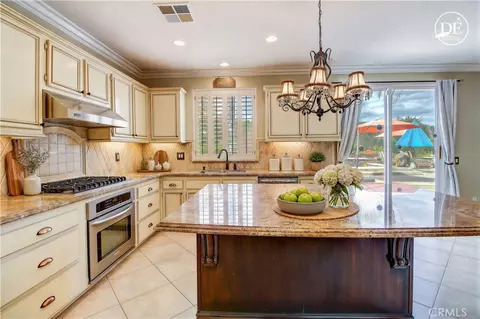 Kitchen - 14182 Crystal Vw, Riverside, CA 92508 photo 7 of 10